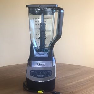 Ninja Professional 1000 Watts Blender